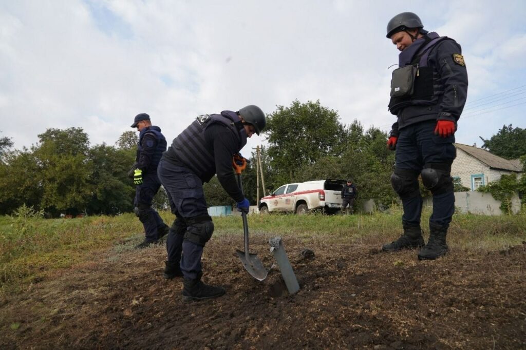 400 километров дорог расчистили на деоккупированной Харьковщине. Подробности