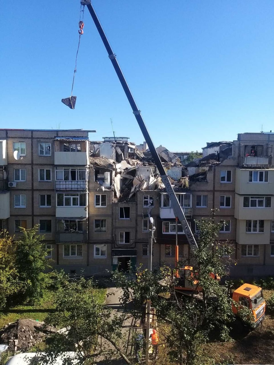У Харкові вирішили відновлювати ще одну 5-поверхівку, зруйновану обстрілами