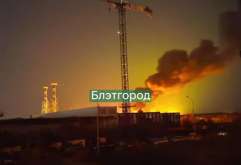 У Бєлгороді – пожежа після “прильоту”: частина міста без світла