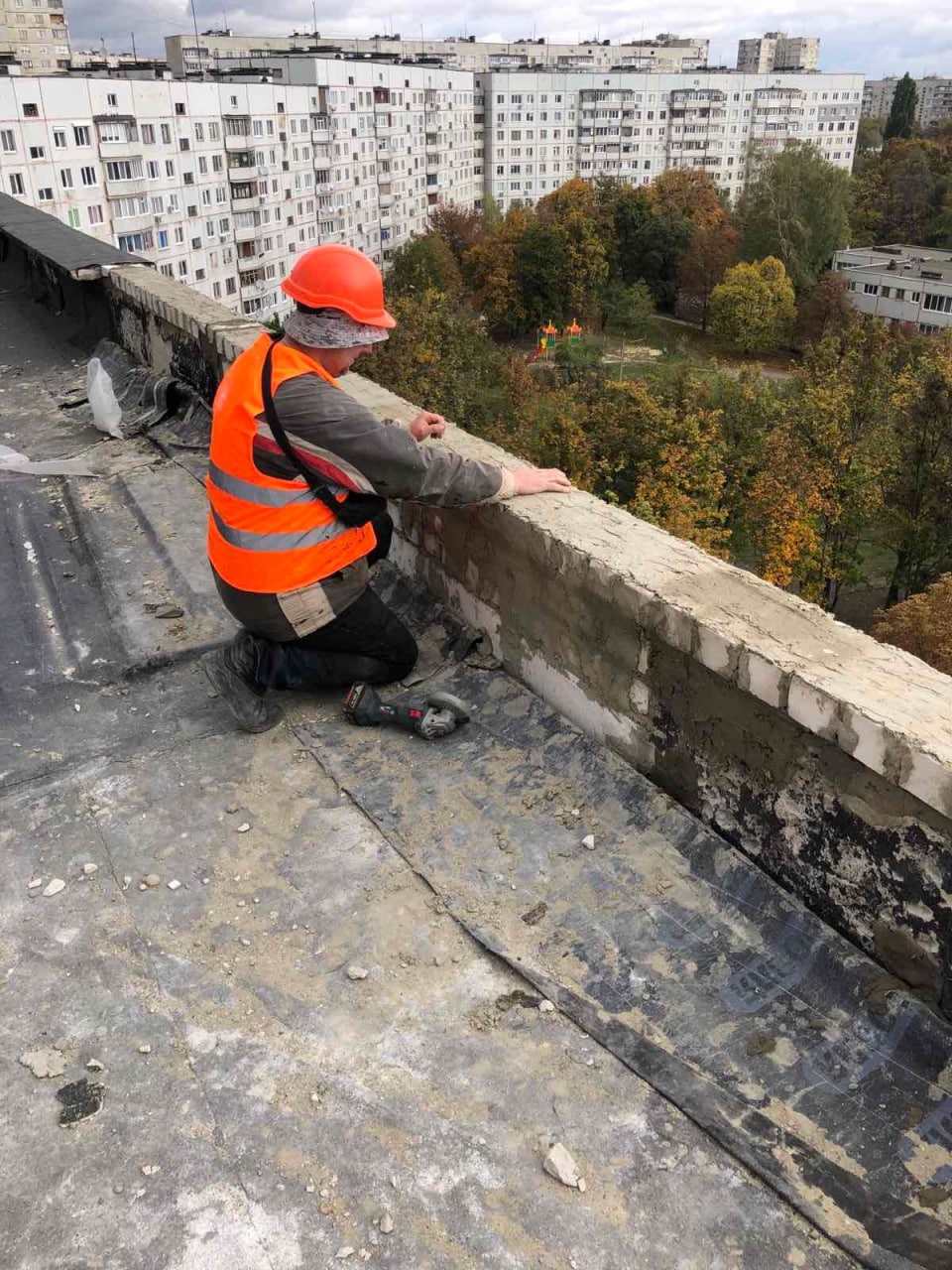 Ремонт даху на Немишлі