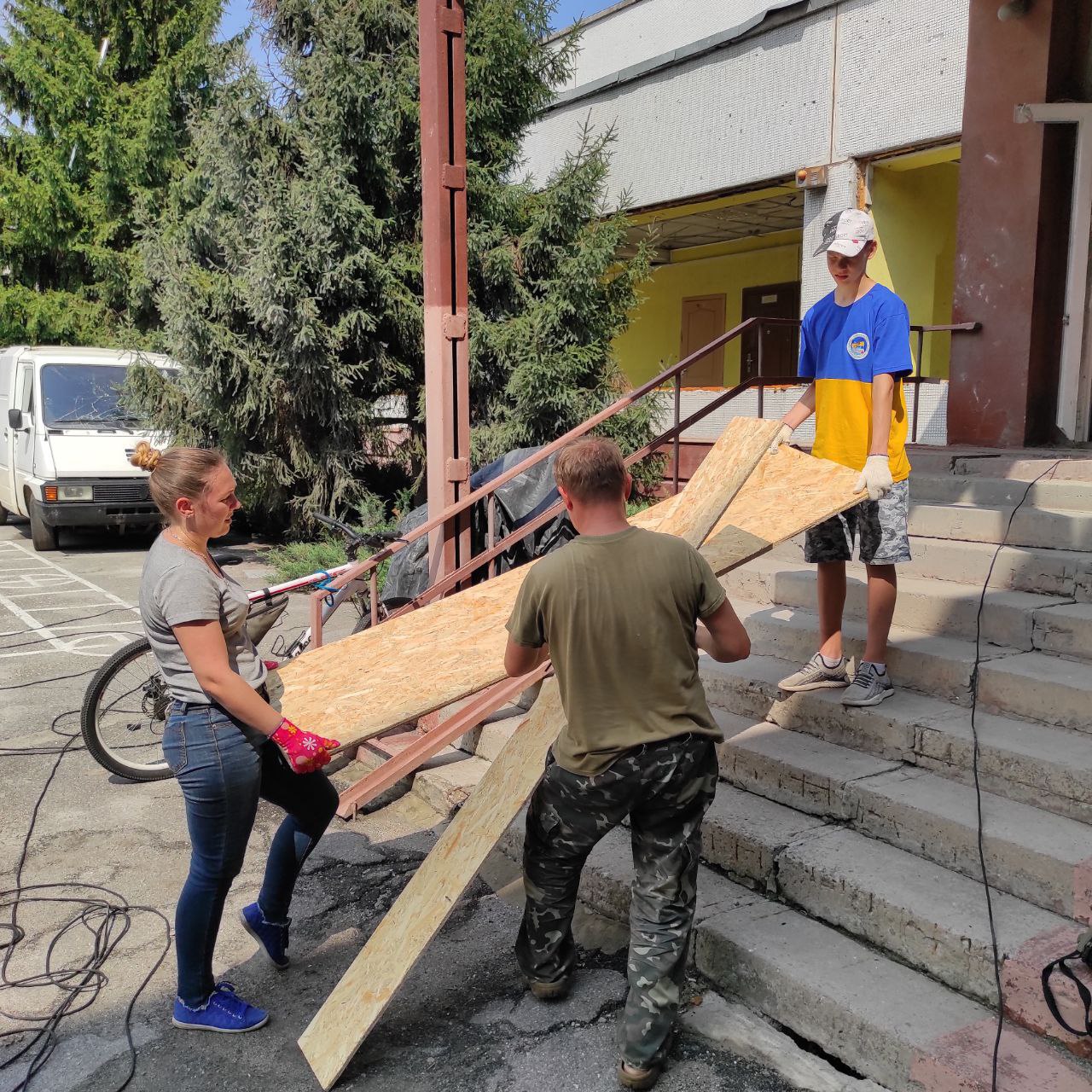 В Харькове волонтеры убрали 4500 кубометров мусора и расчистили 448 локаций