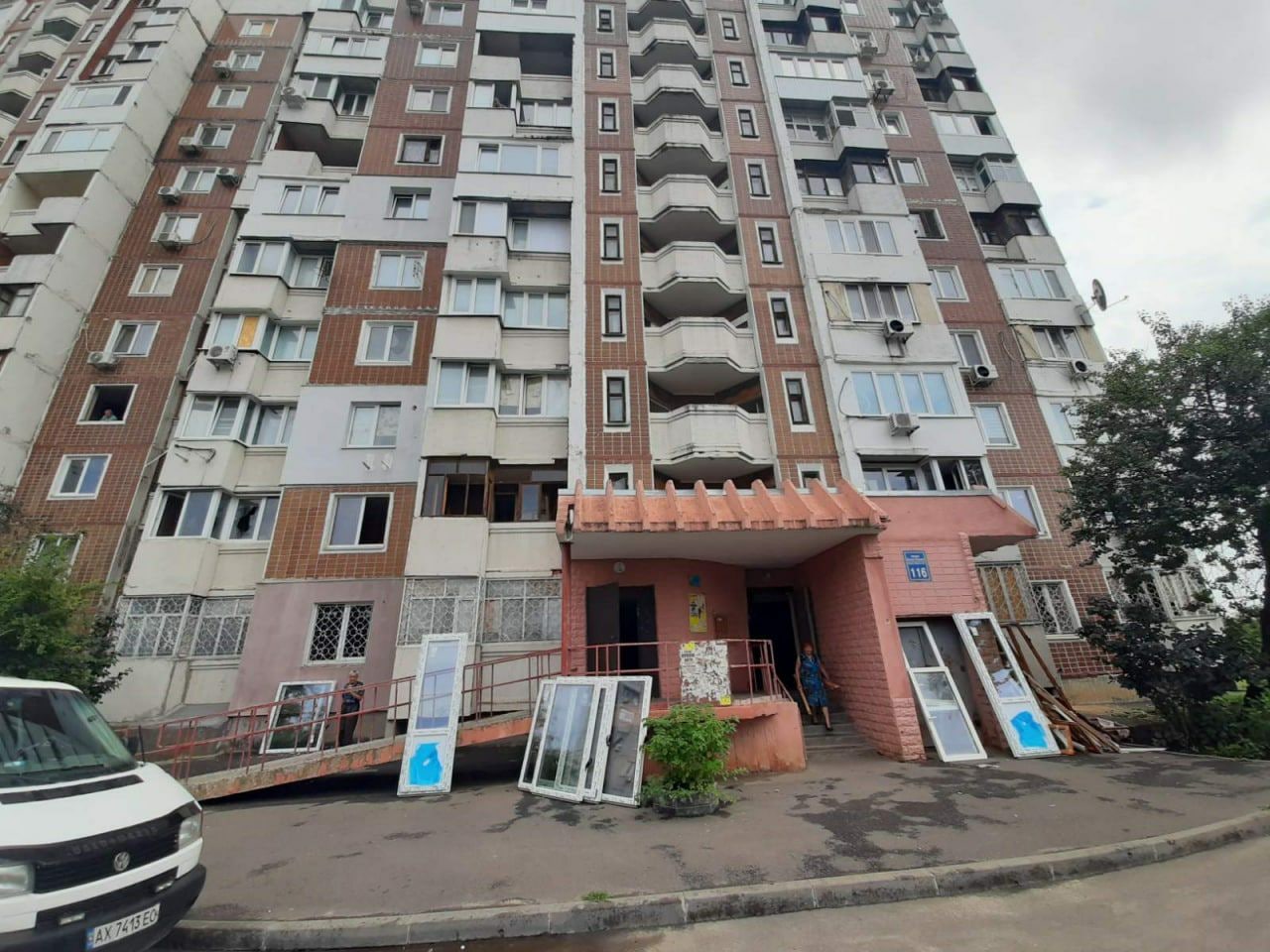 В Харькове последствия обстрелов устранили в 4672 домах: что было разбито