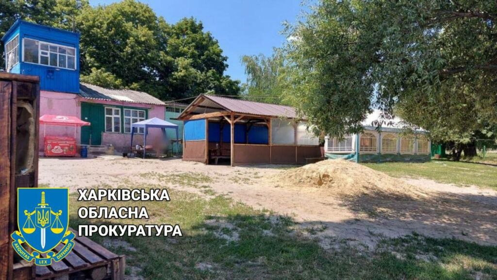 Альтанки на березі річки в Харкові встановили незаконно: власника судитимуть