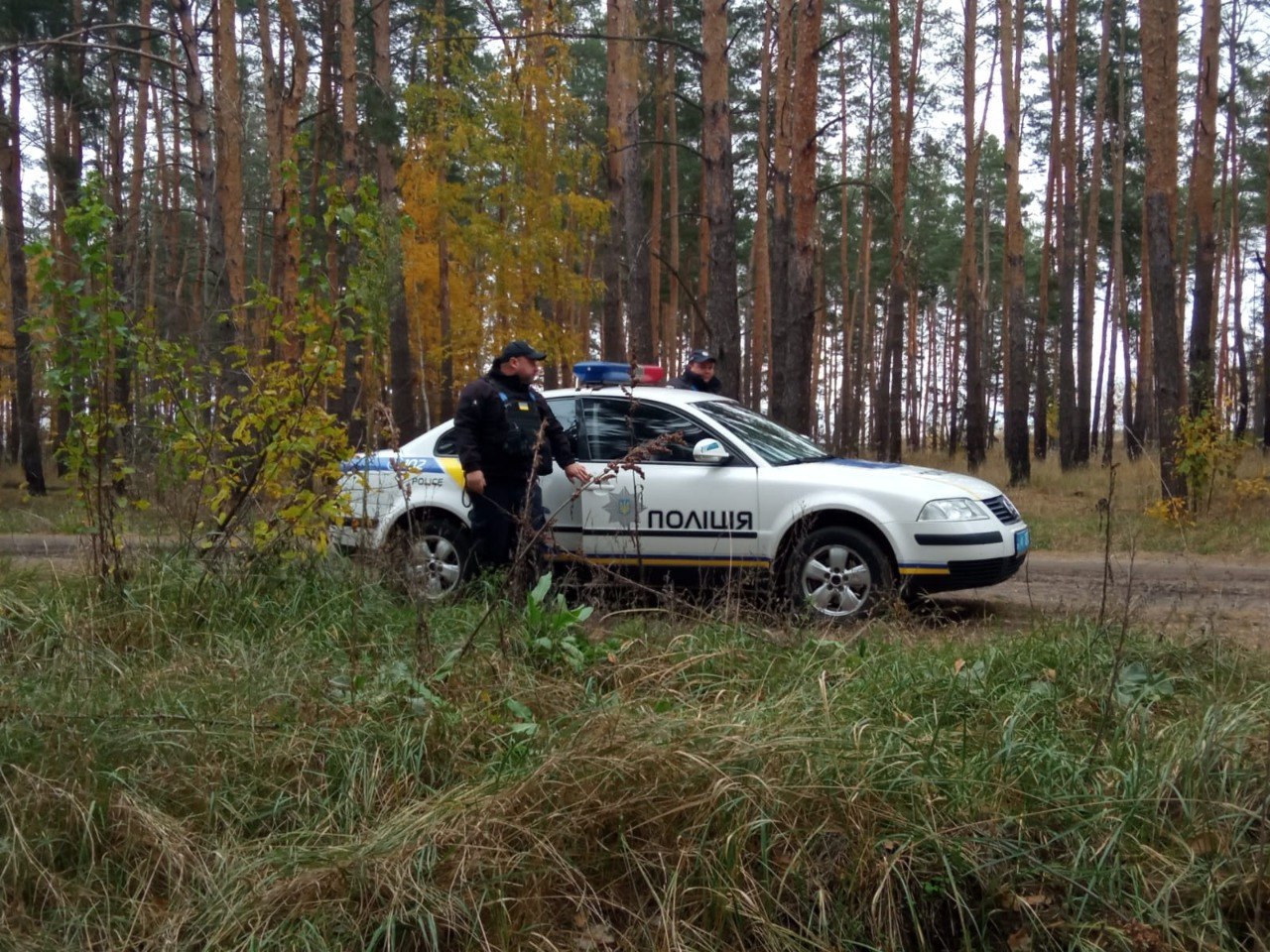 Житель Чугуева пошел в лес по грибы и заблудился: его спасли полицейские