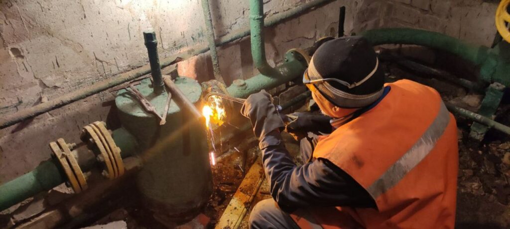 В Харькове пробно запускают тепло: в домах протекают системы