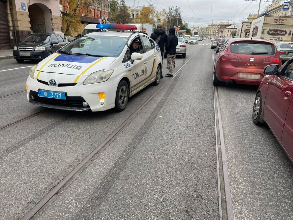 Смертельное ДТП в Харькове: пешеход перебегал дорогу в неположенном месте