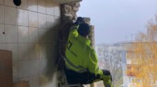 Ремонт будинків у Харкові: демонтують зруйновані плити й укріплюють стіни