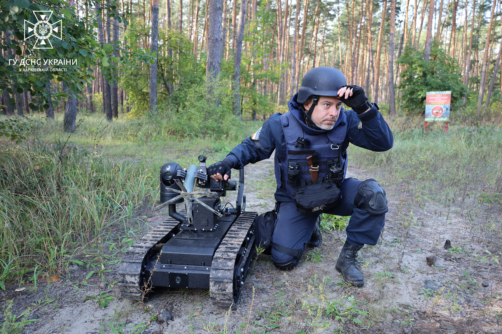Робот «Бобер» знищує міни на Харківщині (Фото)