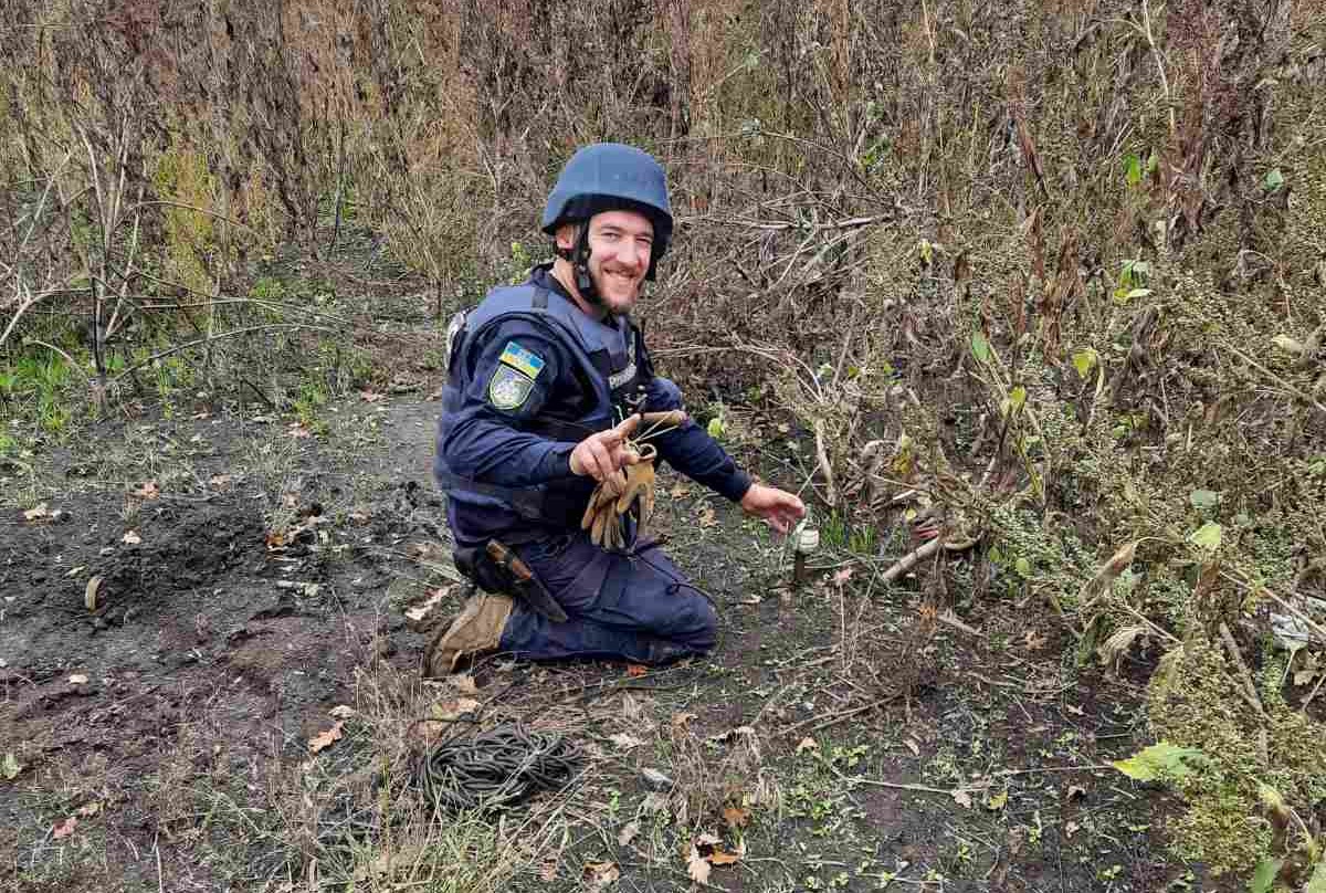 При разминировании Харьковщины сапер лишился стопы (фото)