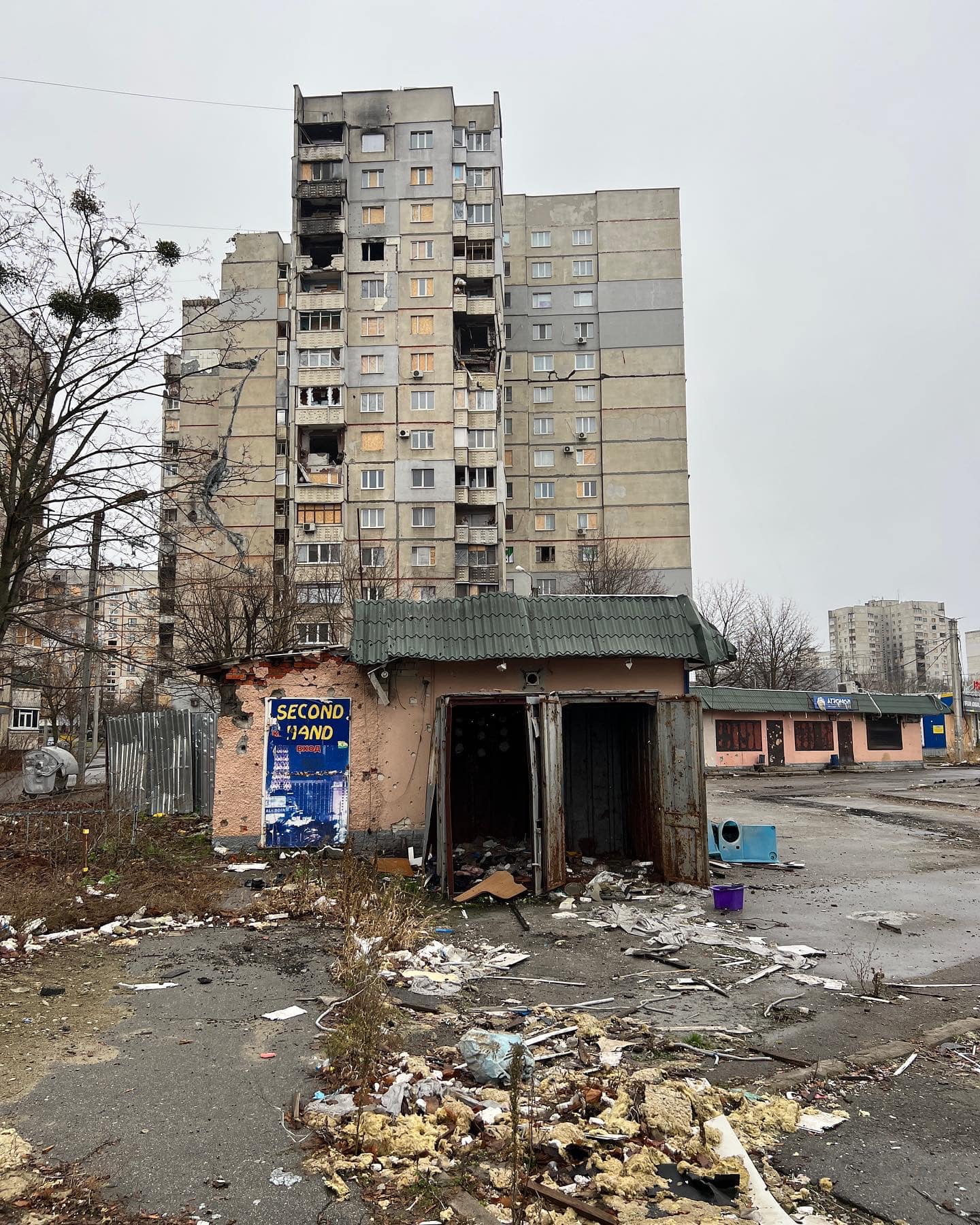 Разрушенный дом на Салтовке в Харькове 2