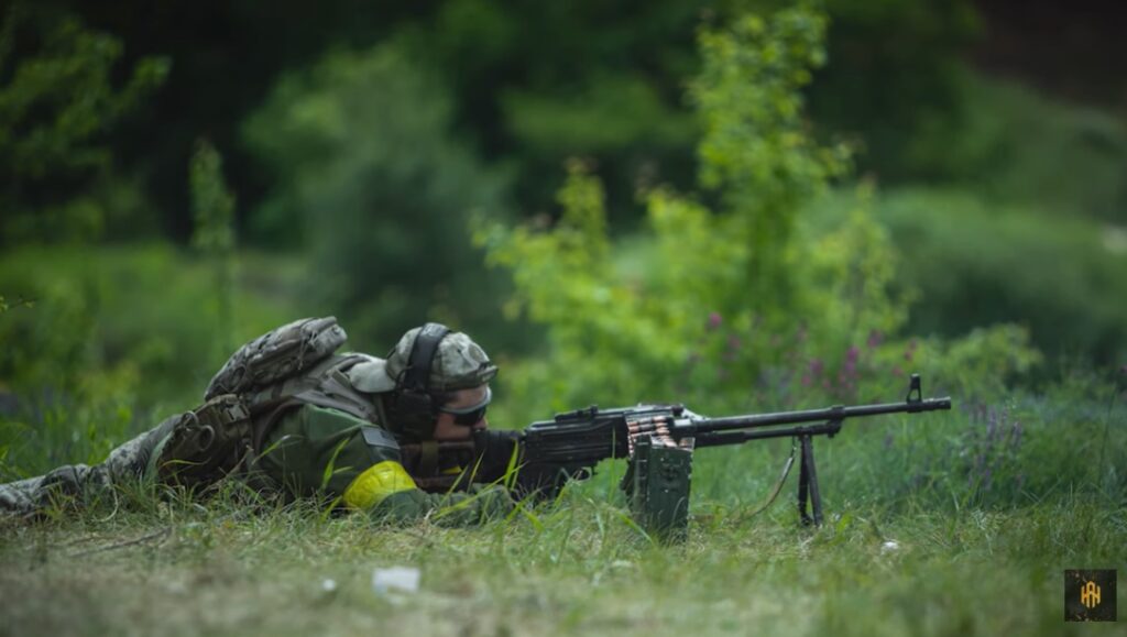 «Большая часть семейного бюджета шла на оружие» — снайпер Харьковской ТрО