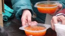 Бесплатная горячая еда в Харькове: стали известны адреса пунктов выдачи