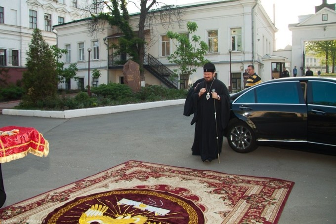 Горсовет наградил Онуфрия и других деятелей УПЦ экс-Московского патриархата