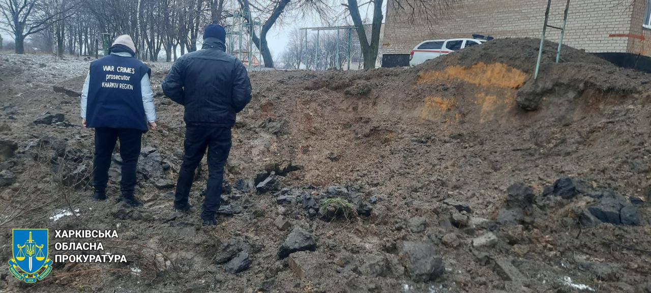 На Харьковщине рашисты ударили ракетами С-300 по школе и жилым домам