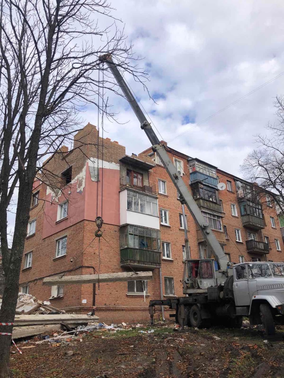 У мерії показали, як відновлюють зруйновані росіянами будинки у Харкові
