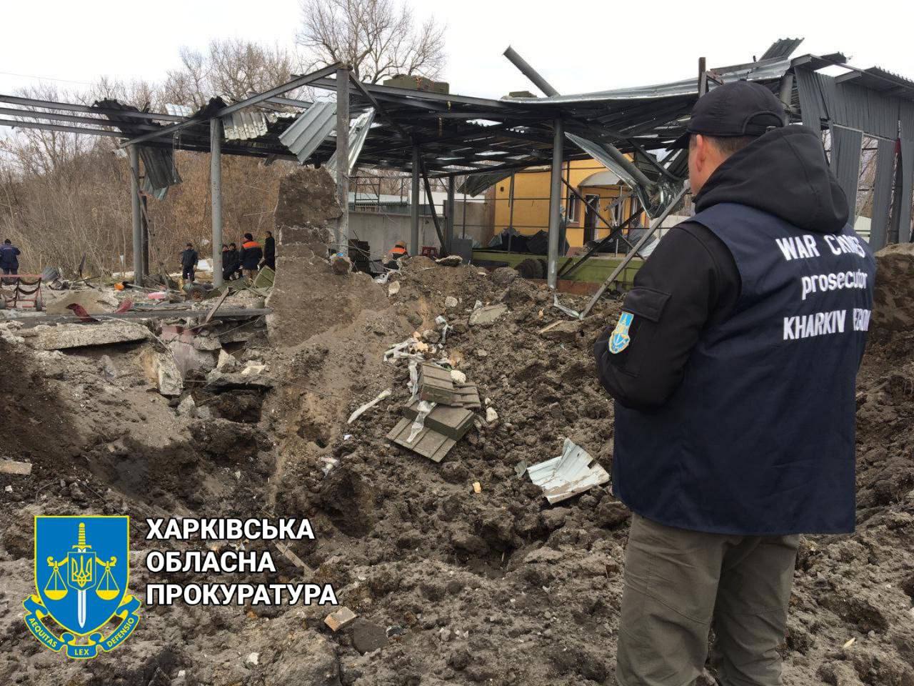 У Куп’янську та Вовчанську ворог обстріляв будинки, а у Дворічній – ферму