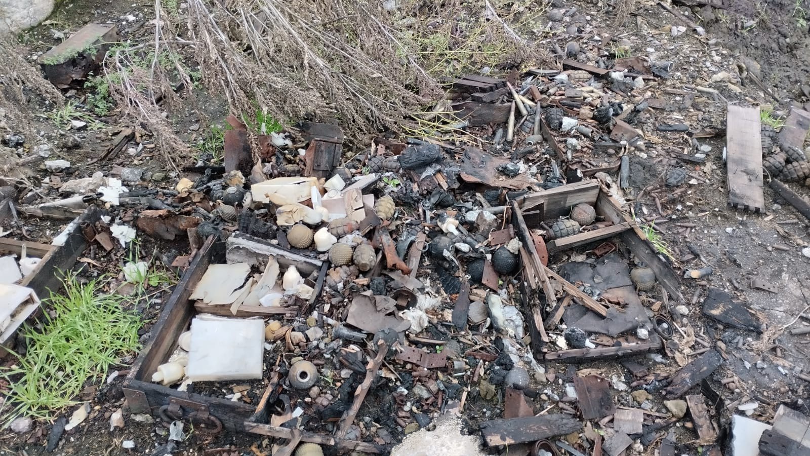 На Харківщині місцеві жителі “здали” поліції місце зберігання боєприпасів РФ