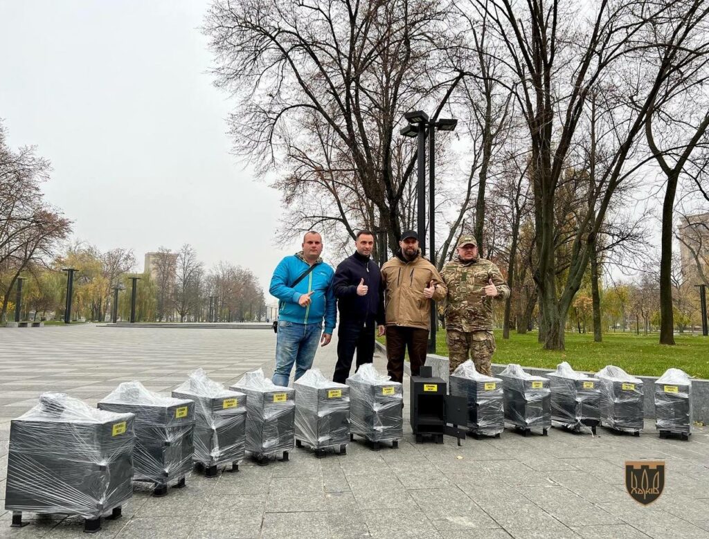 Щоб усім було тепло: харківські тероборонівці отримали буржуйки (фото)