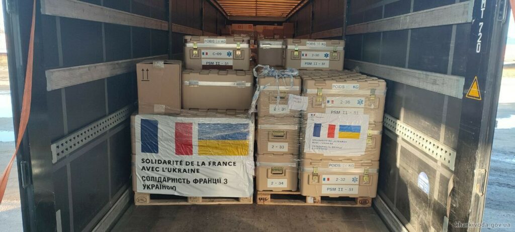 Корабель для України: 17 тисяч продуктових наборів прибули в Харків із Франції