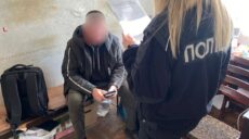 Розвозив селами російську “гуманітарку”: у Вовчанську спіймали колаборанта