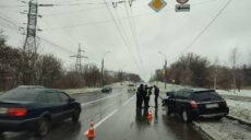 В Харькове произошло ДТП из-за гололеда: пострадала женщина-водитель (фото)