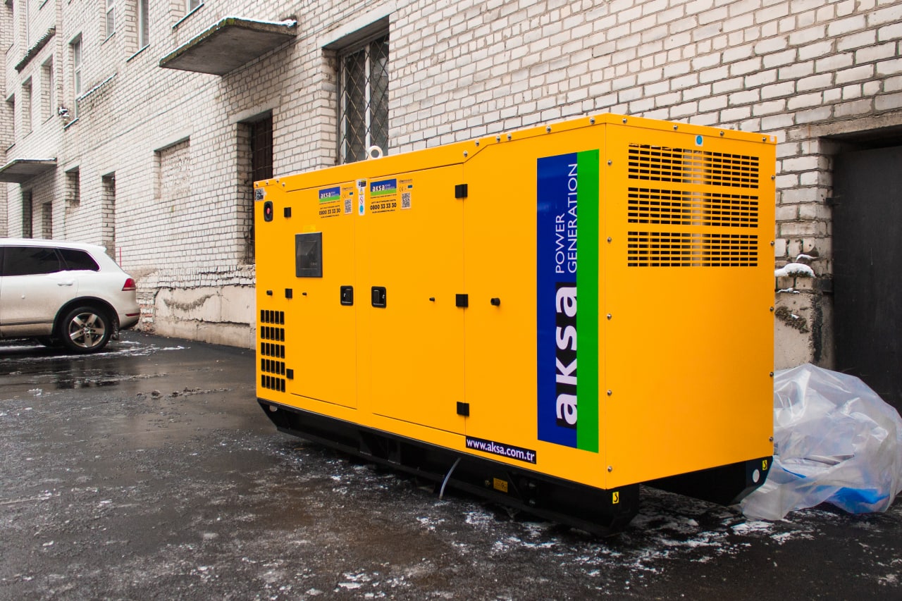Мощный генератор передали благотворители для харьковского метро