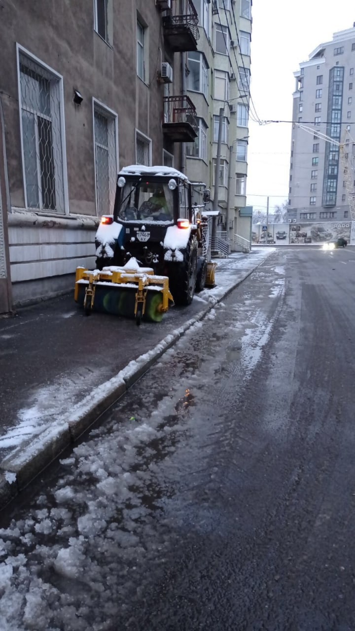 Харьков чистят от снега 23 ноября 8