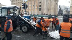 Харків чистять від снігу 2140 комунальників (фоторепортаж, відео)