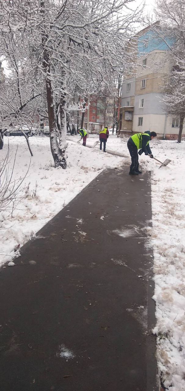 Харьков чистят от снега 23 ноября 16