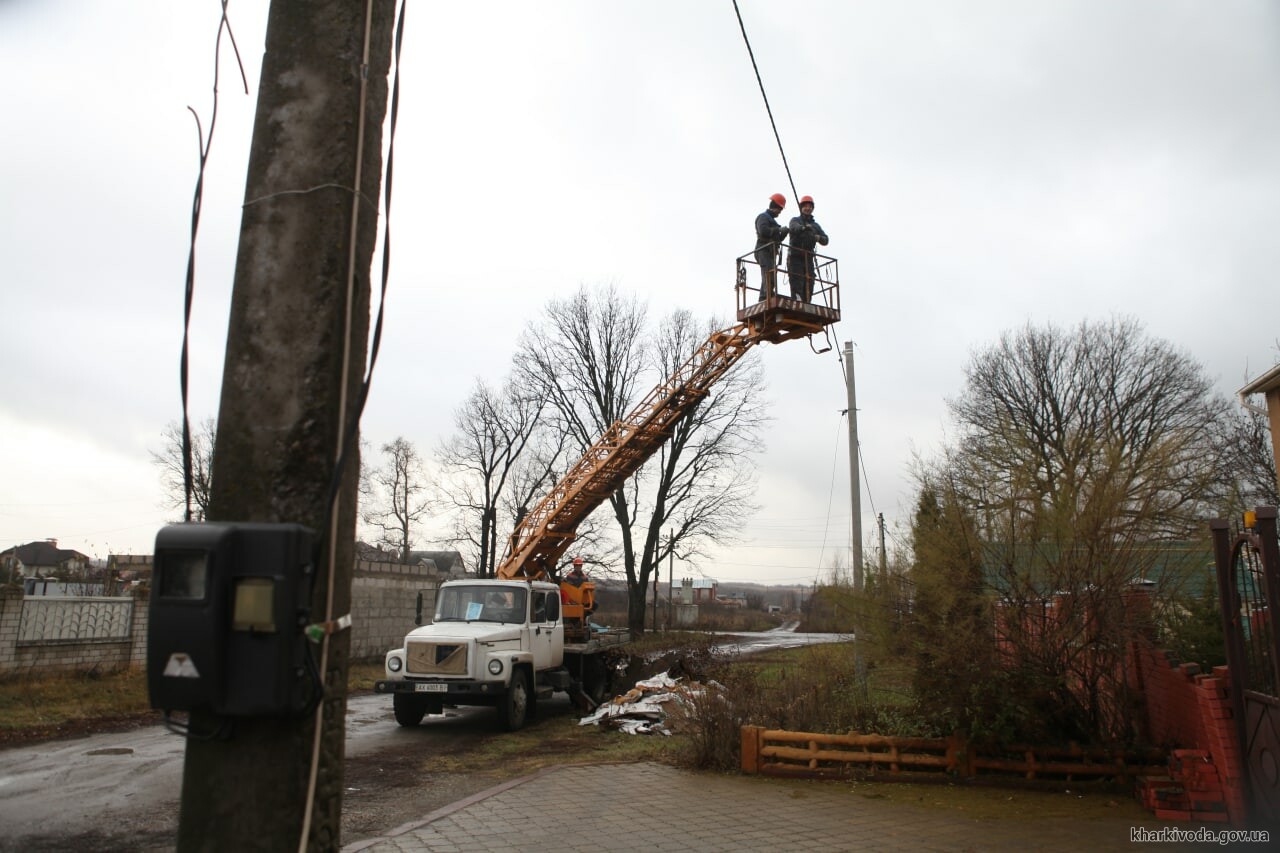 Энергетики вернули свет в село Бобровка в Харьковской области