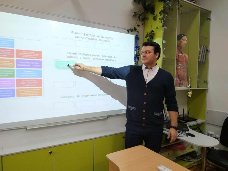 Кращим учителем України став біолог з гімназії № 47 Харкова Андрій Самойлов