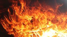 На Харківщині у вогні одна жінка загинула, а інша отруїлася чадним газом