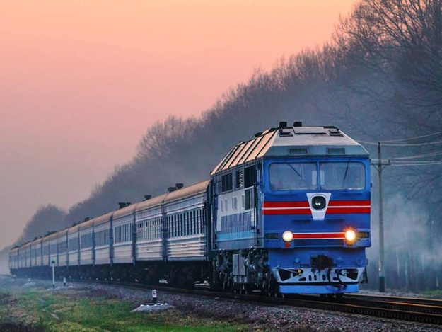 Южный вокзал со светом, но поезда из Харькова движутся с наибольшей задержкой