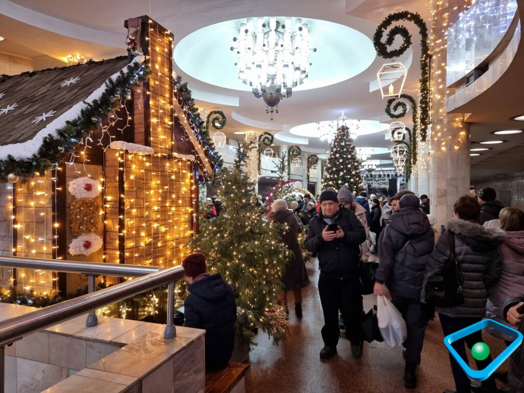 Новогодняя сказка в метро Харькова (фоторепортаж, видео)