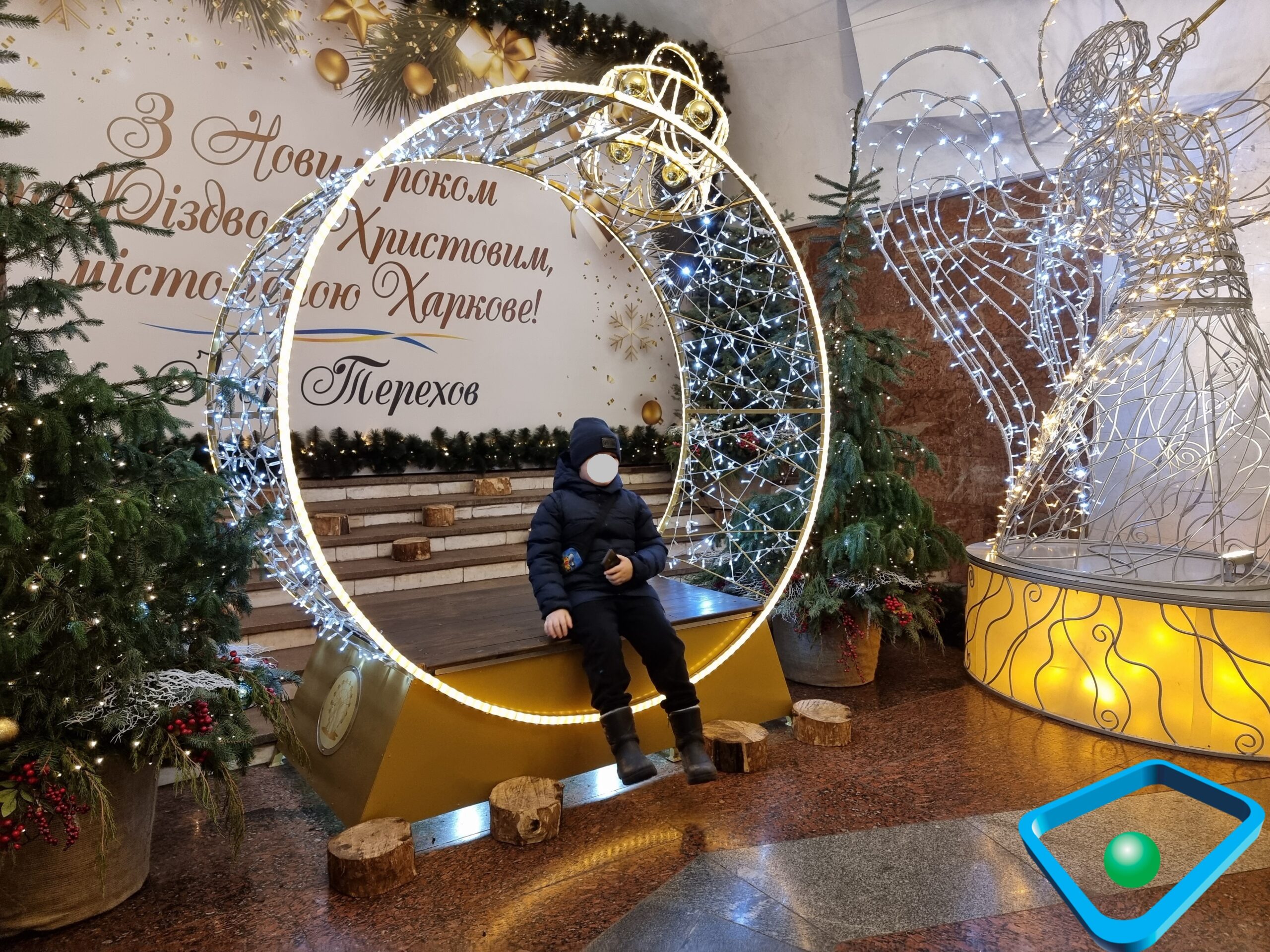 Новый год в метро Харькова - станция "Исторический музей"