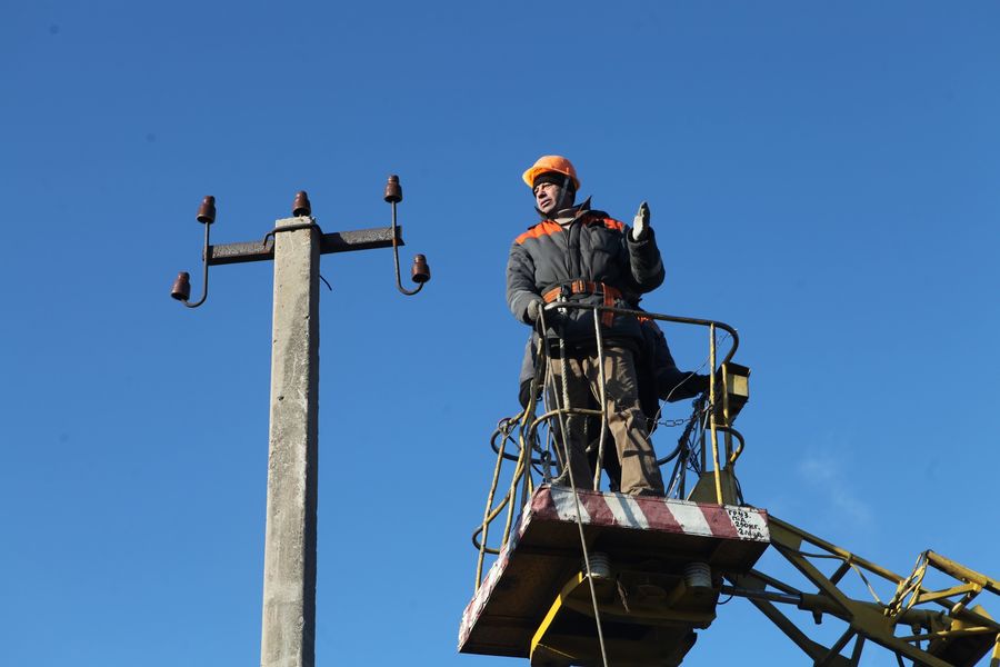 Кому на Харківщині за добу повернули світло і газ, розповіли в ХОВА