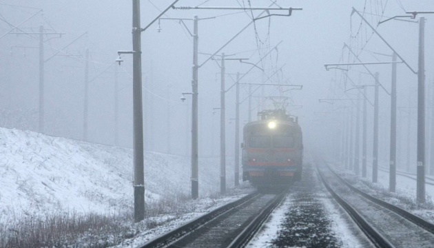 Зима лютує: затримуються поїзди з Харкова на західну Україну та в Польщу