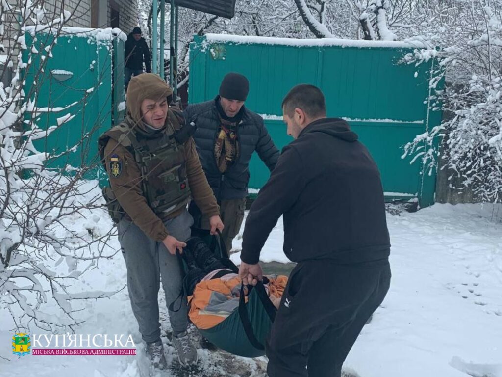 Понад чотириста людей добровільно евакуювалися з “гарячої” Куп’янщини – ХОВА