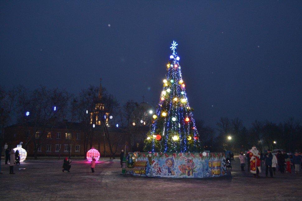 У місті Харківщини, яке ворог засипав ракетами, встановлять новорічну ялинку