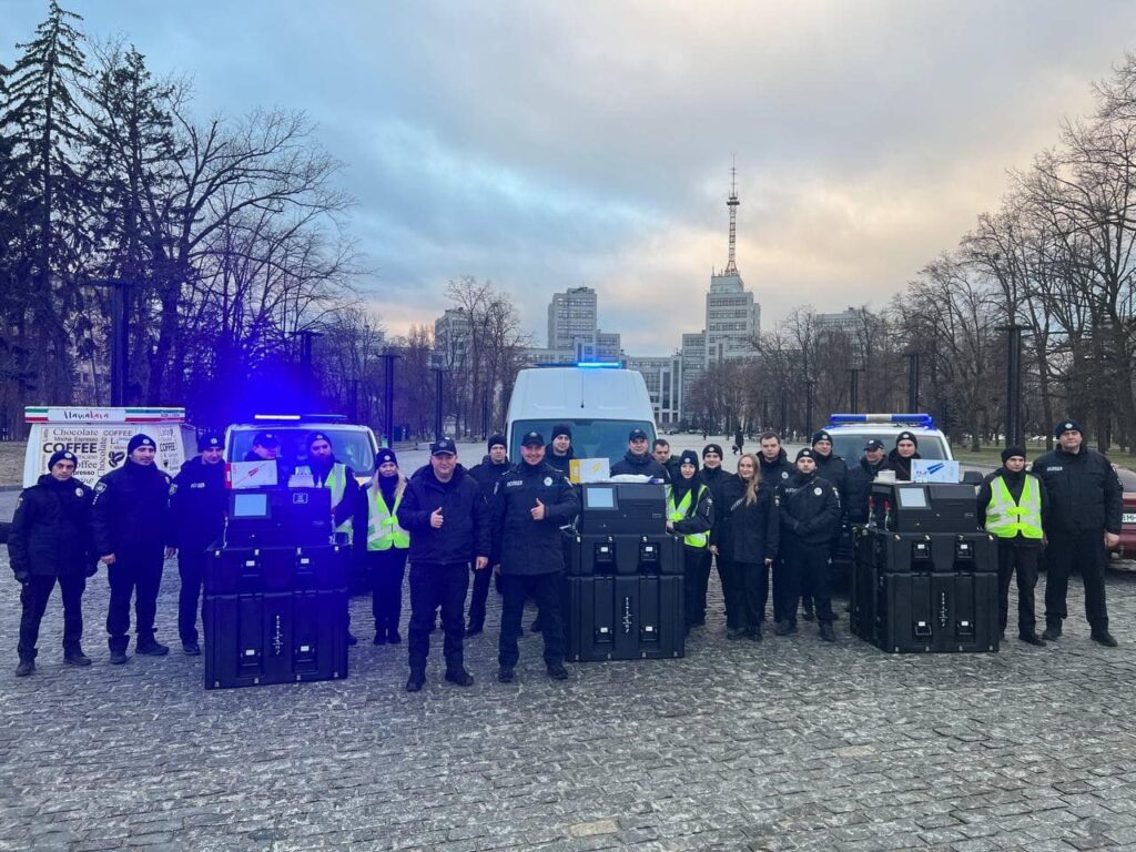 Для ідентифікації загиблих. Харківській поліції США подарували 4 ДНК-машини