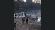 На Салтівці бійці ДСНС вирубали з льоду труп чоловіка