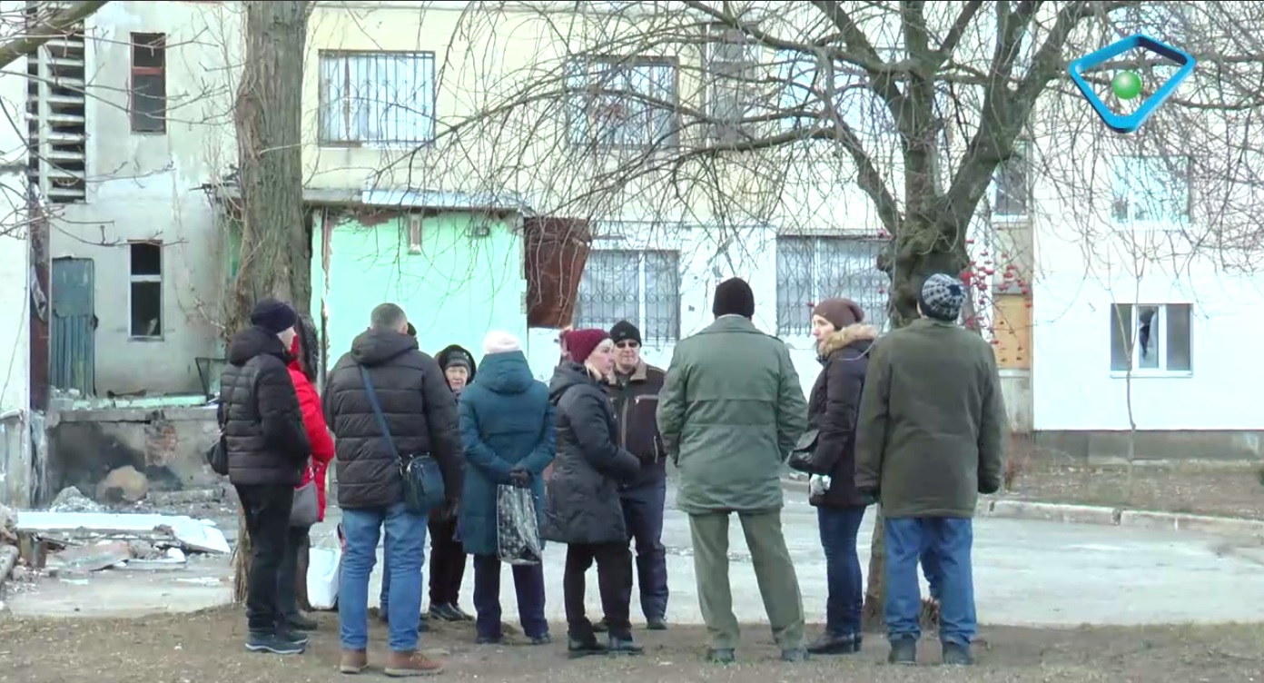 «Как жить дальше?» — потерявшие жилье в Харькове добиваются ответа от власти