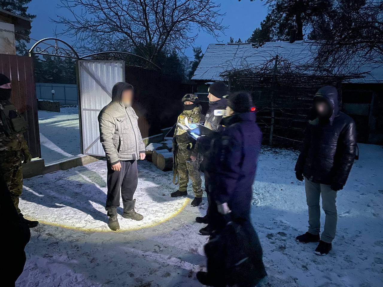 Следователи Харьковщины разоблачили разбойников, грабивших в военной форме