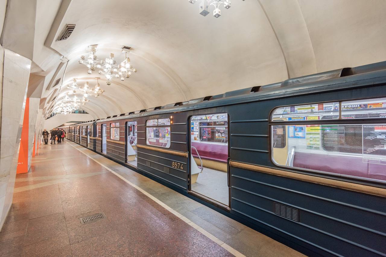 В метро Харькова увеличили интервалы между поездами