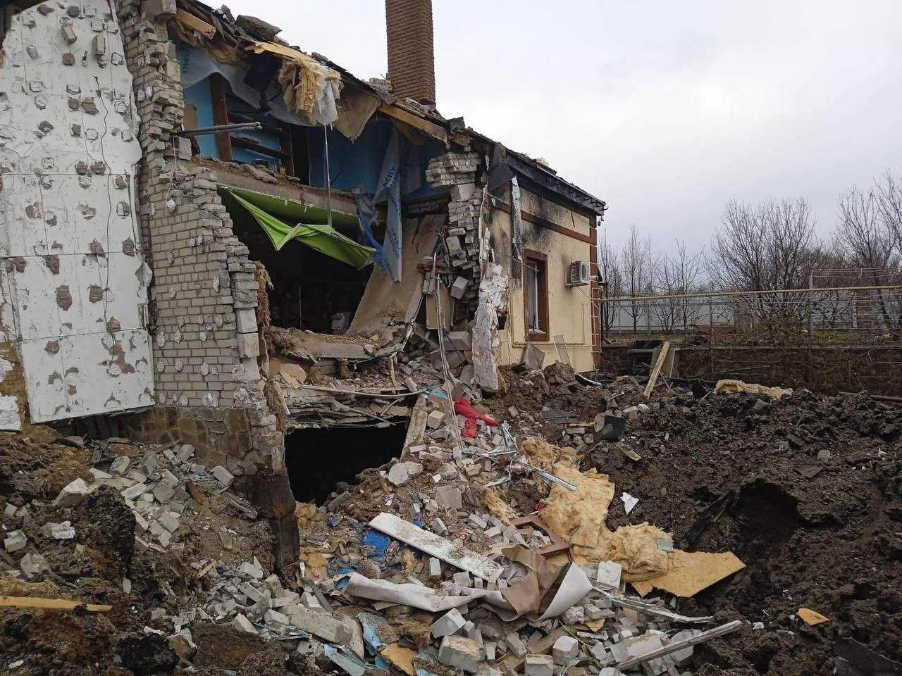 Синегубов: В Волчанске из-за обстрела ранены 4 работника больницы