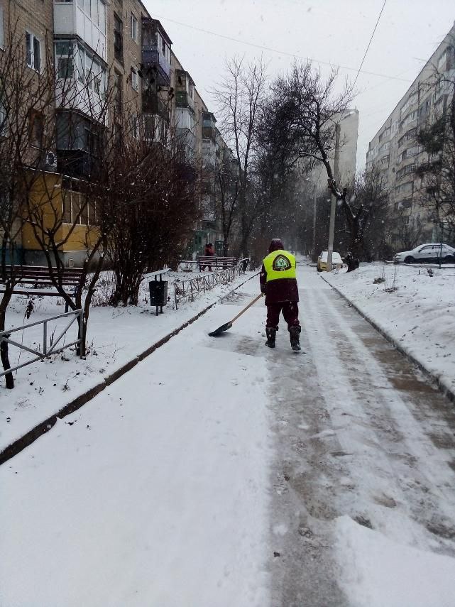 В Харькове чистят снег, 9 декабря 2022 3