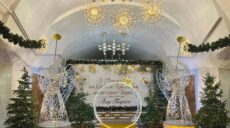 Ще одну станцію метро в Харкові прикрасили до Нового року (фото)