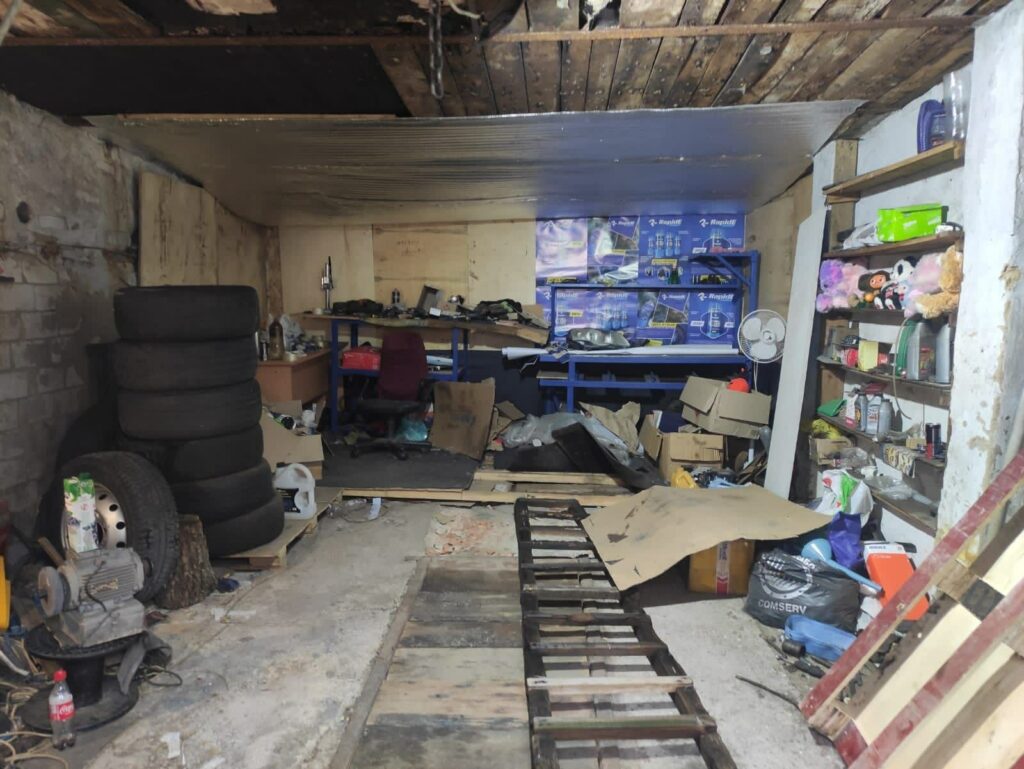 У Харкові поліція визволила з гаража чоловіка, якого полонили та били (фото)