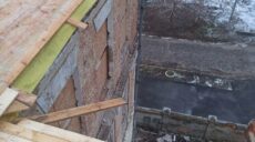 У Харкові відновлюють школу, яка постраждала від російських обстрілів (фото)