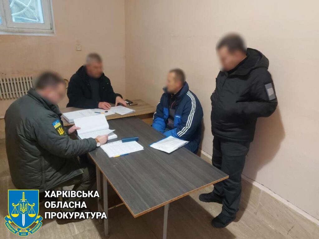 Звелів фарбувати зупинки в кольори прапора РФ у Харкові судитимуть колаборанта